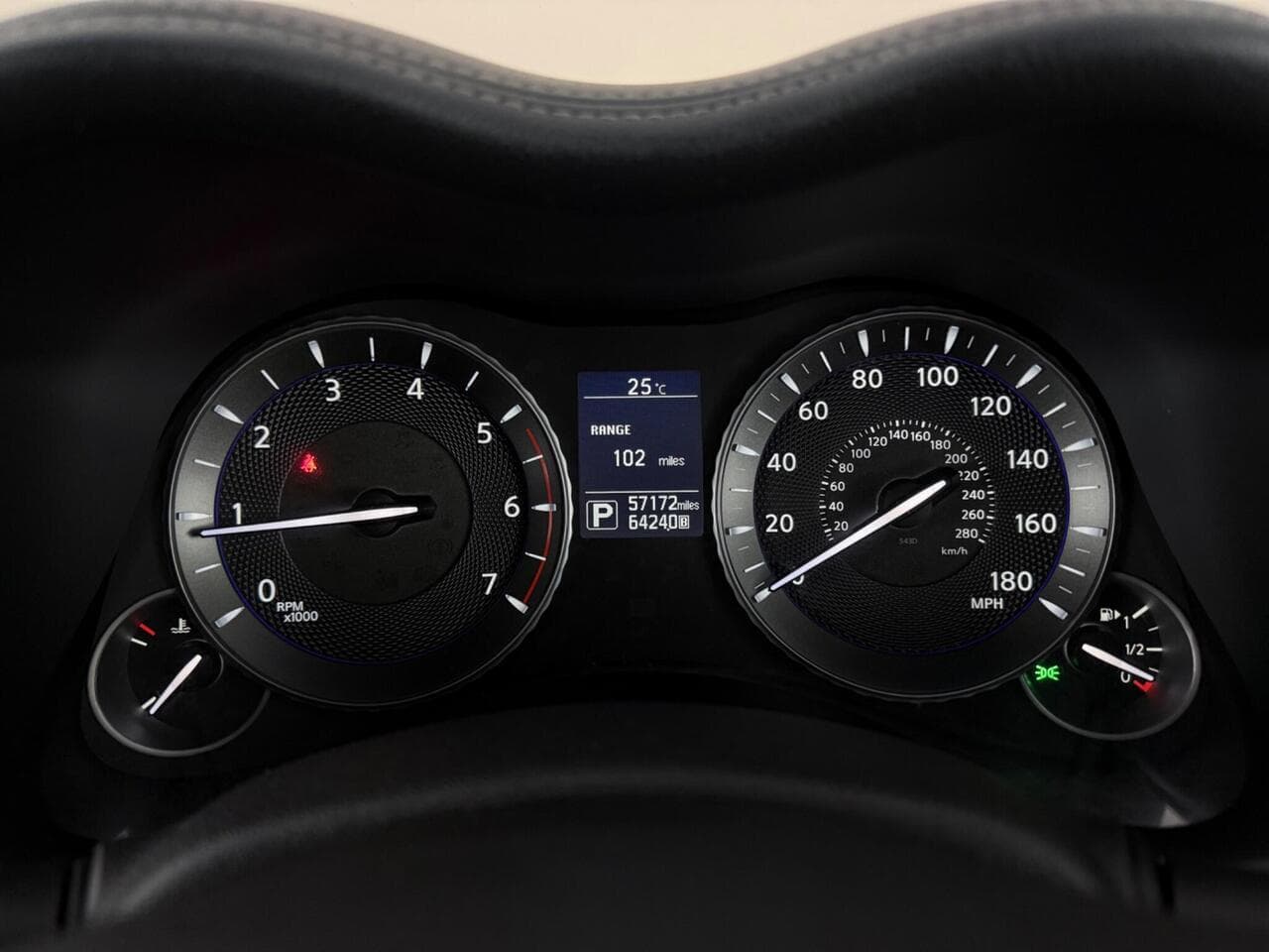 Infiniti Q70 thumbnail Driver Instruments