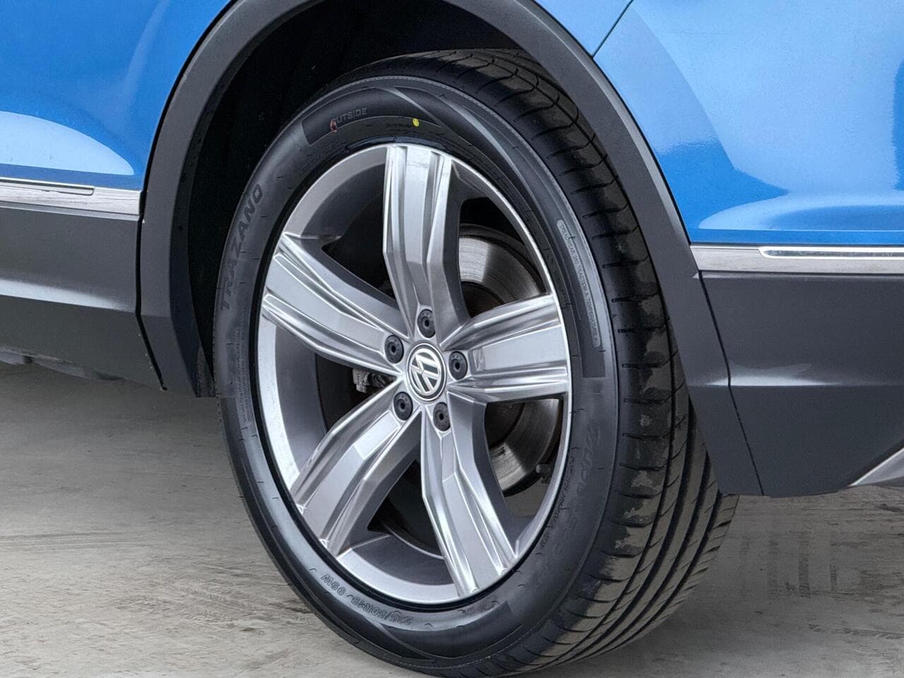 Volkswagen Tiguan thumbnail Wheel