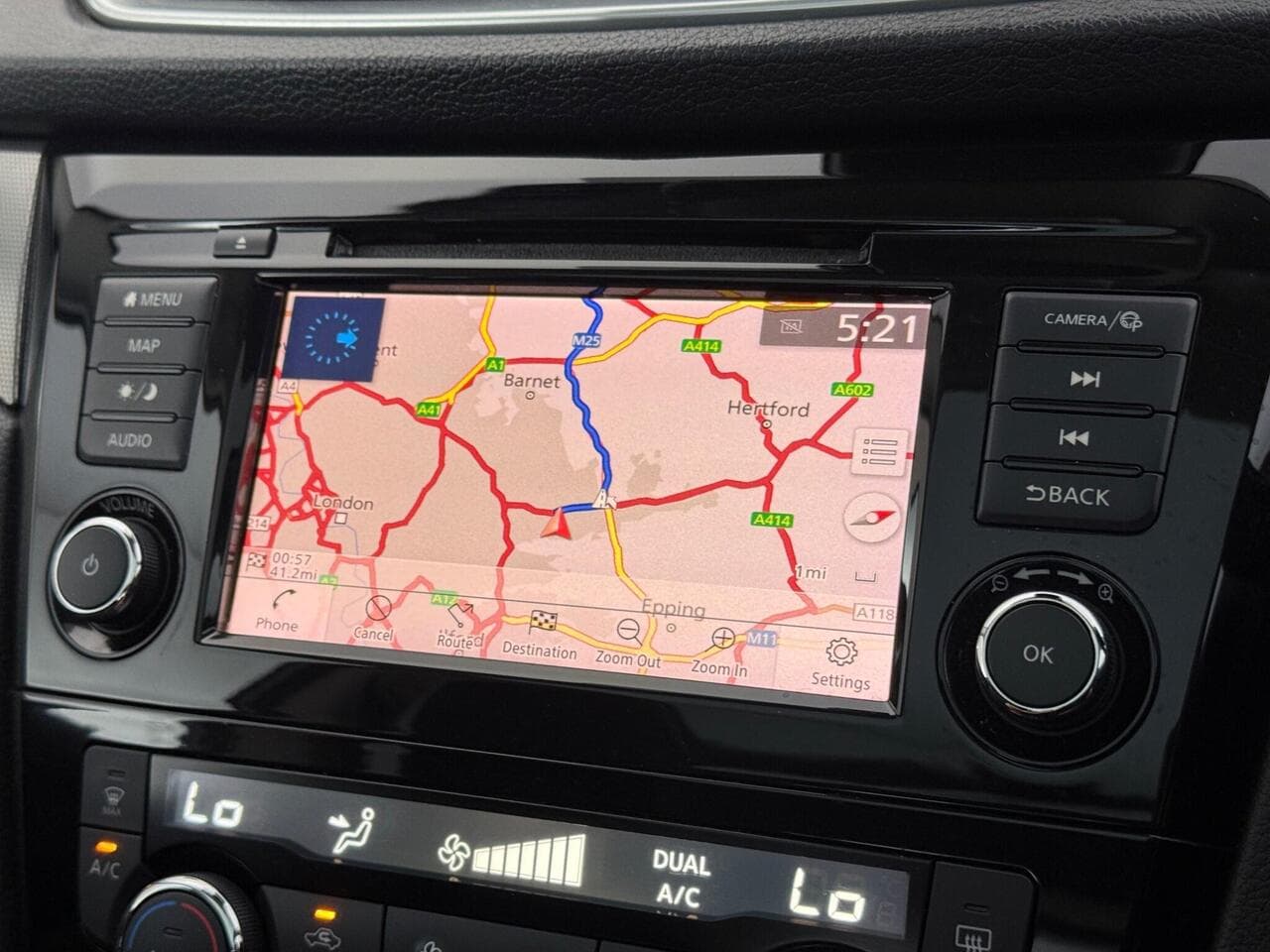 Nissan Qashqai thumbnail Infotainment System