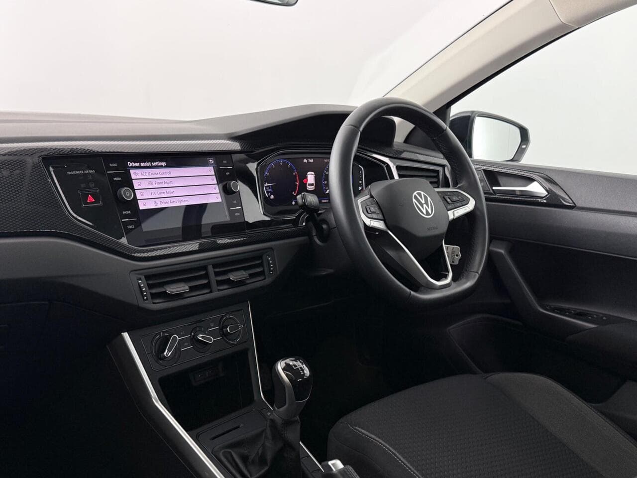 Volkswagen Polo thumbnail Interior Front