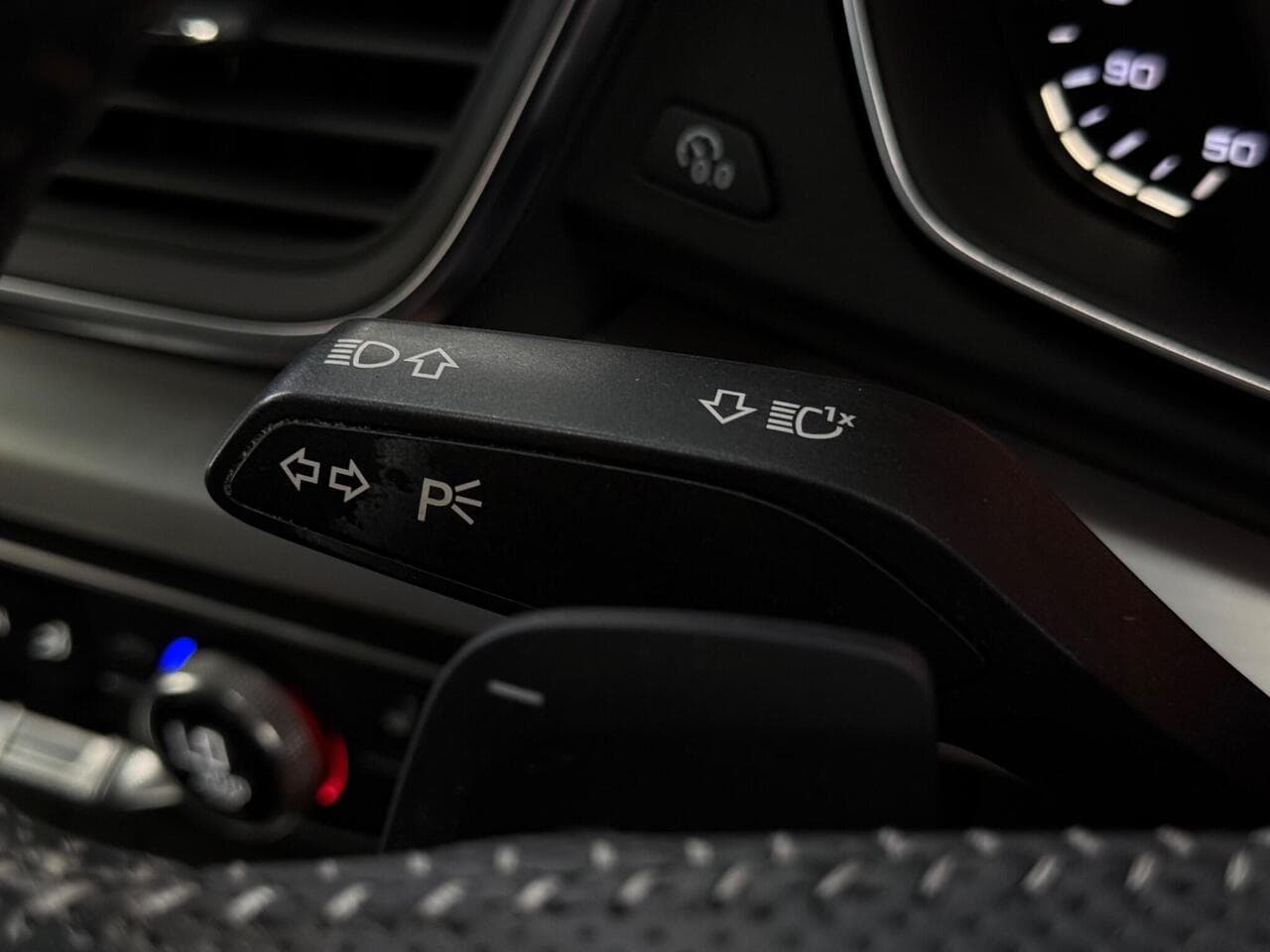 Audi Q5 thumbnail Misc Controls