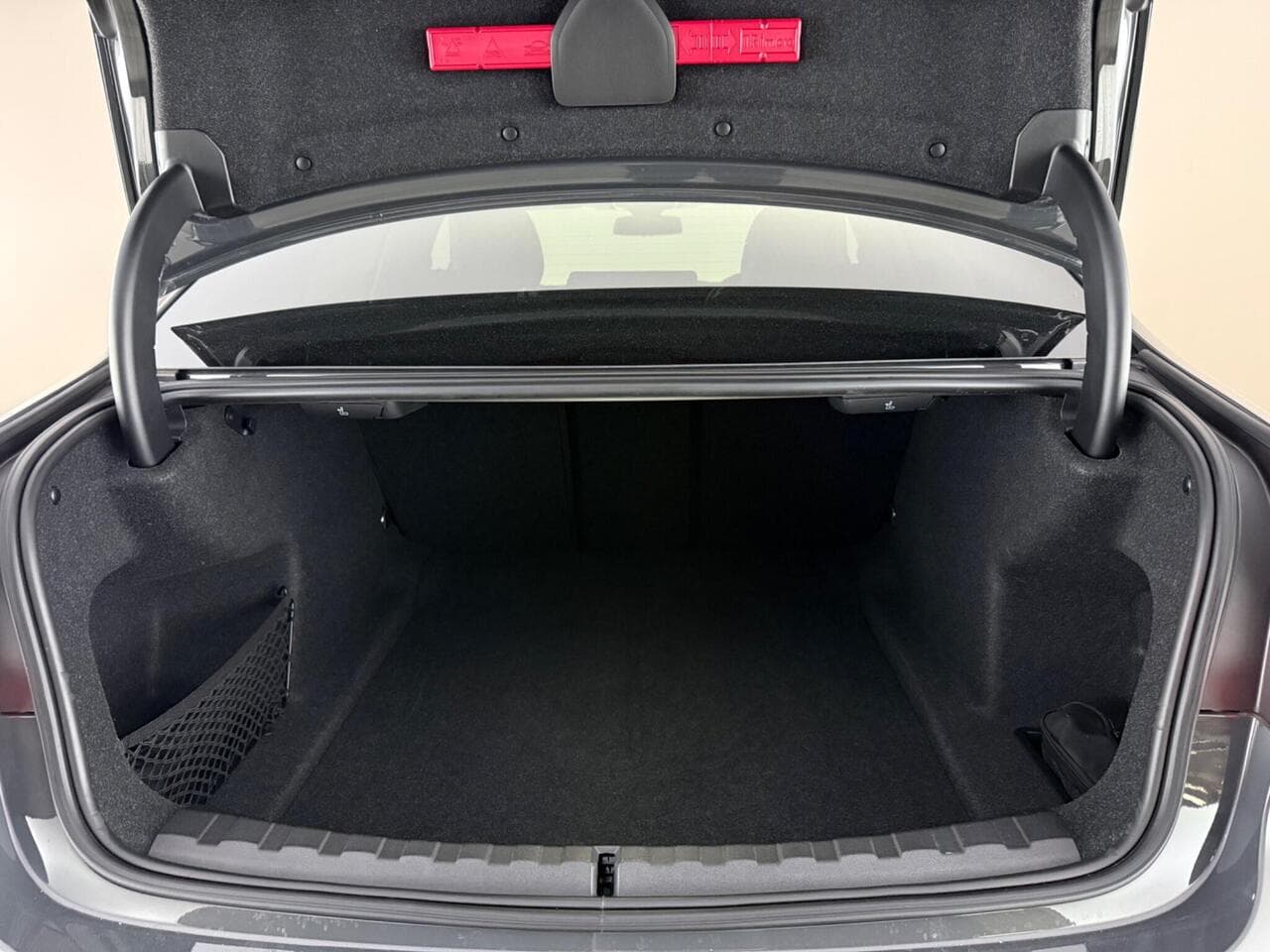 BMW 3 Series thumbnail Boot