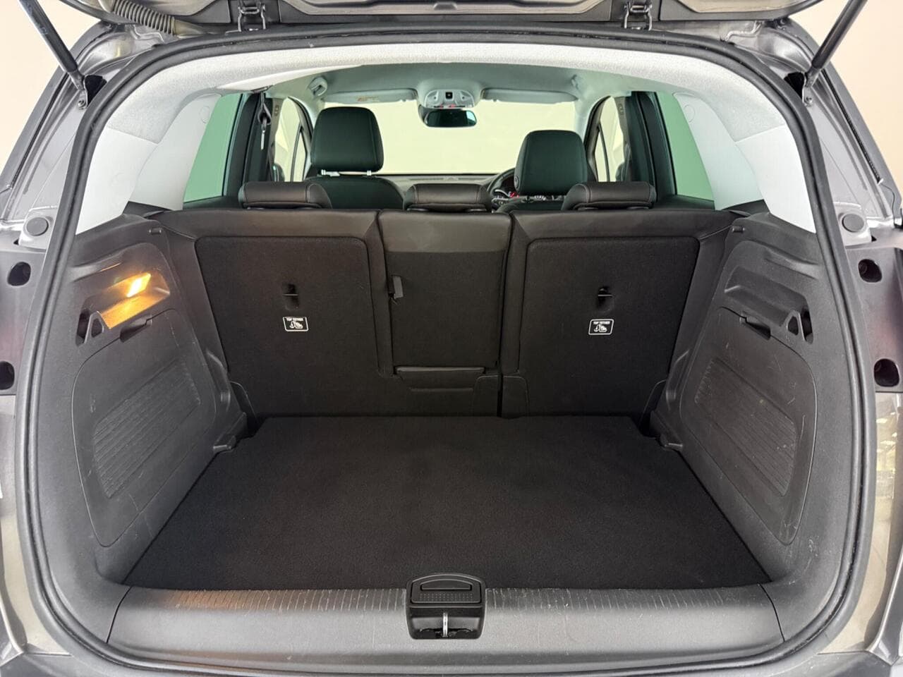 Vauxhall Crossland thumbnail Boot