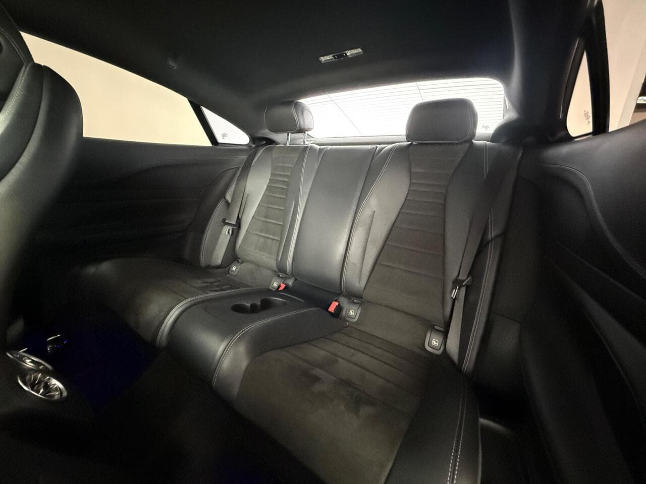 Mercedes-Benz E Class thumbnail Seats Rear