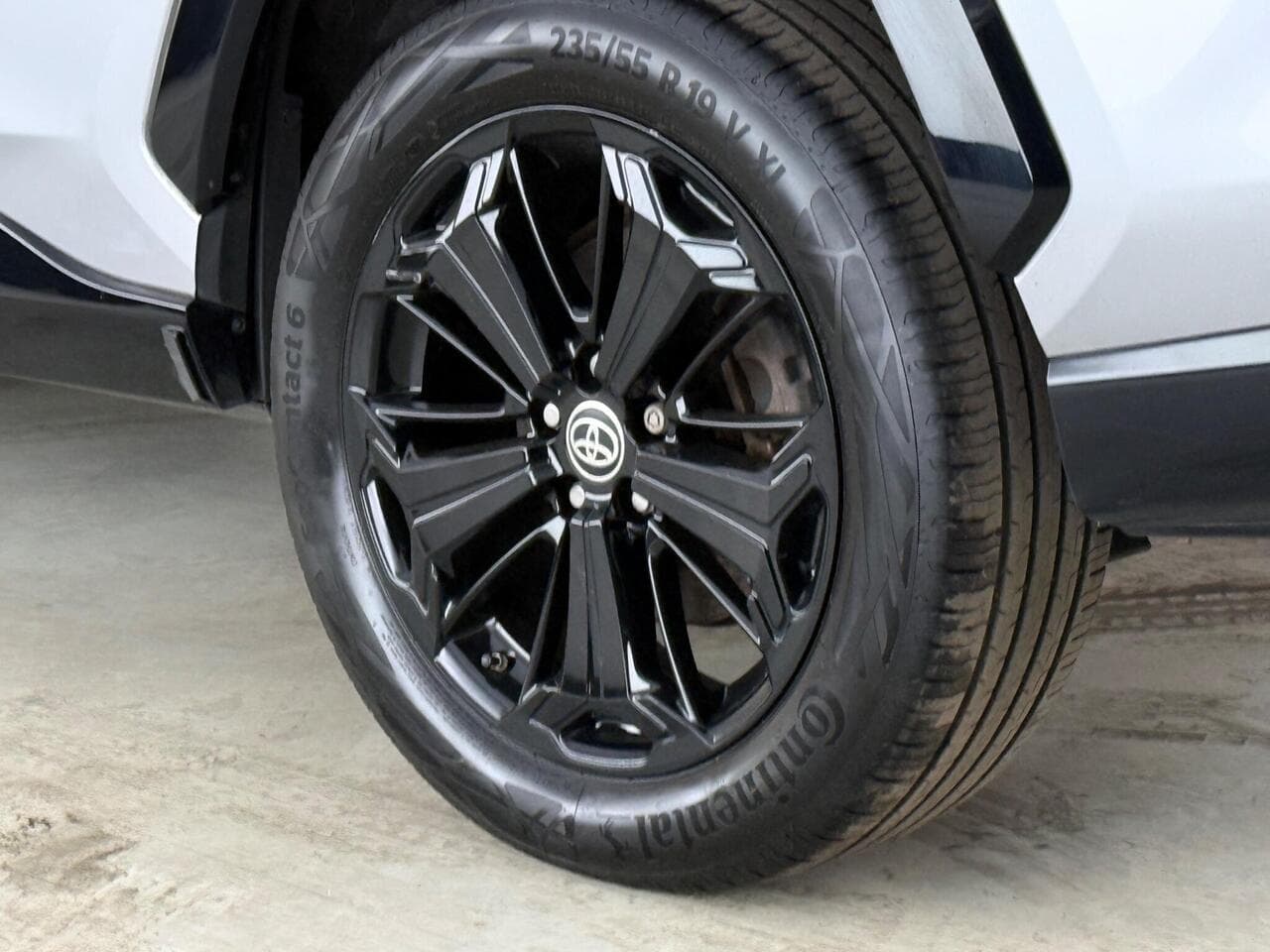 Toyota RAV4 thumbnail Wheel