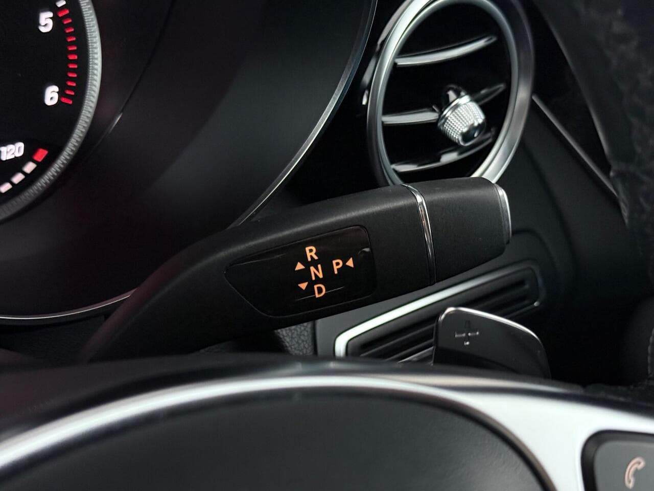 Mercedes-Benz GLC thumbnail Misc Controls
