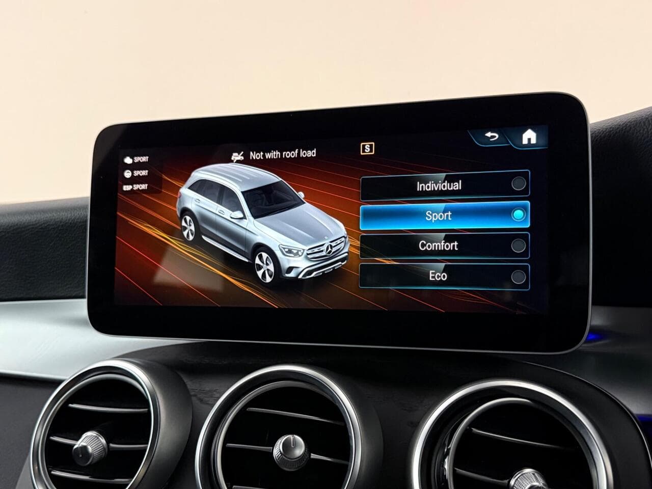 Mercedes-Benz GLC thumbnail Infotainment System