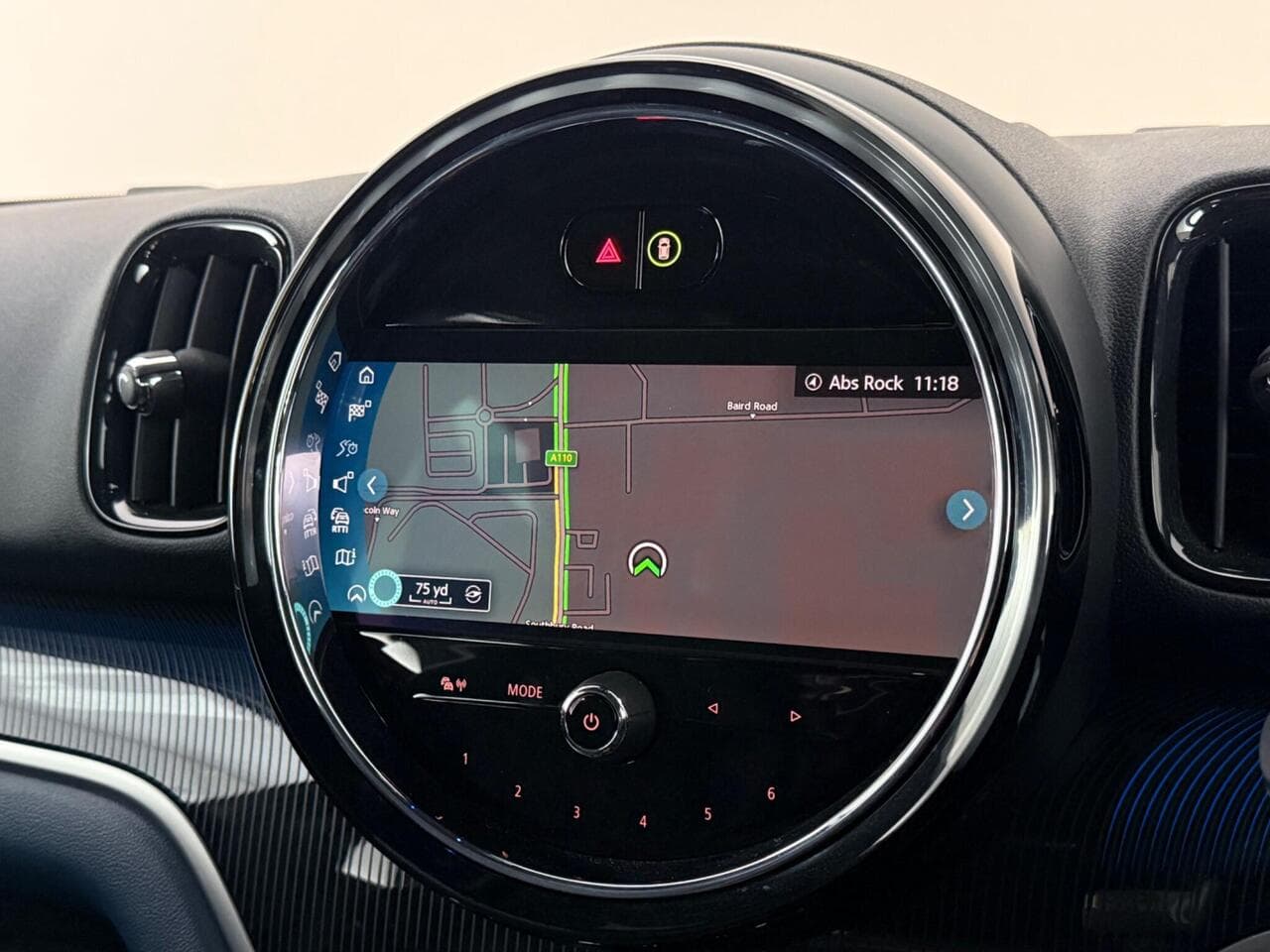 MINI Countryman thumbnail Infotainment System