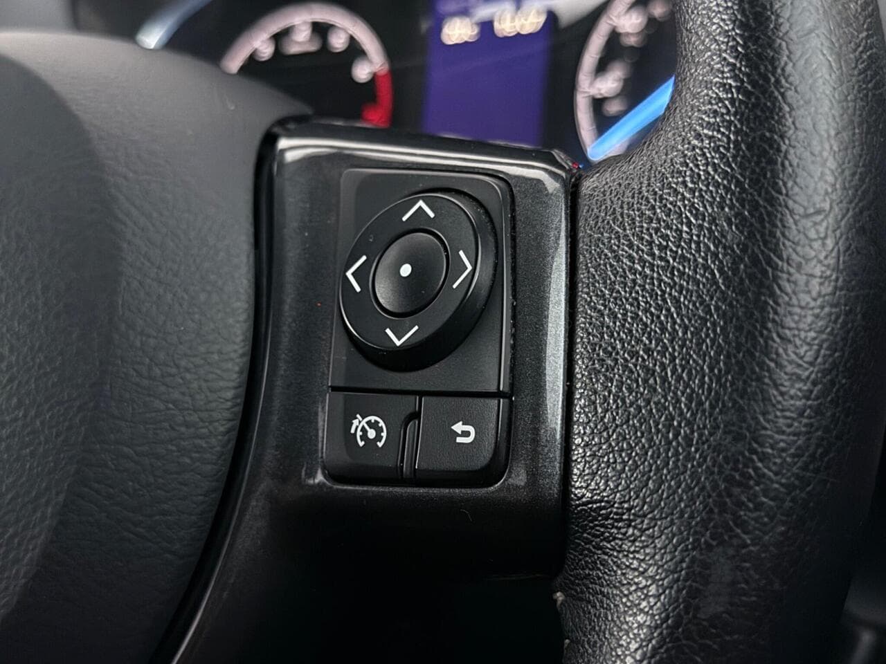 Toyota Yaris thumbnail Misc Controls
