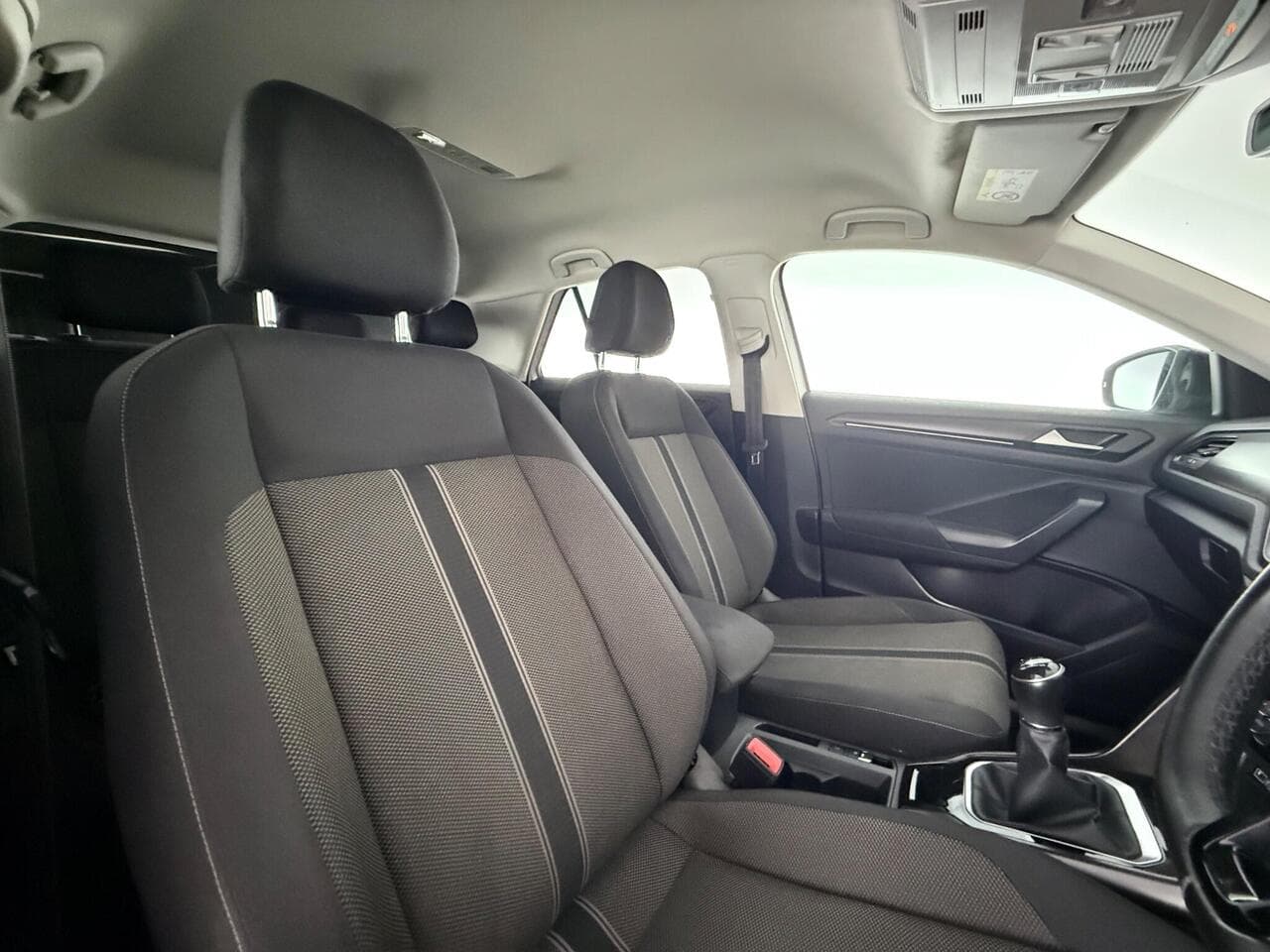Volkswagen T-Roc thumbnail Seat Driver