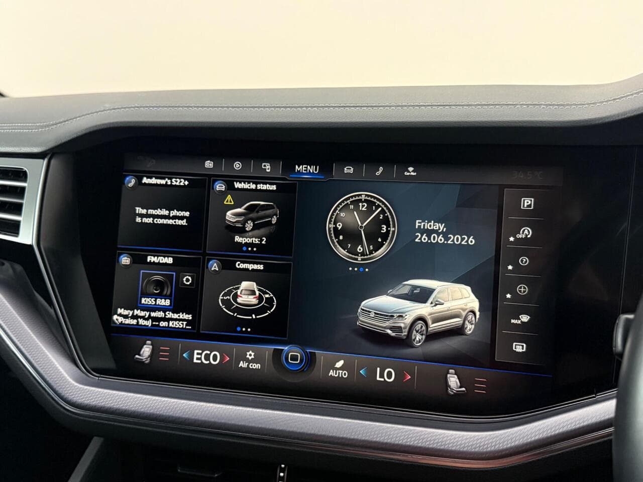 Volkswagen Touareg thumbnail Infotainment System