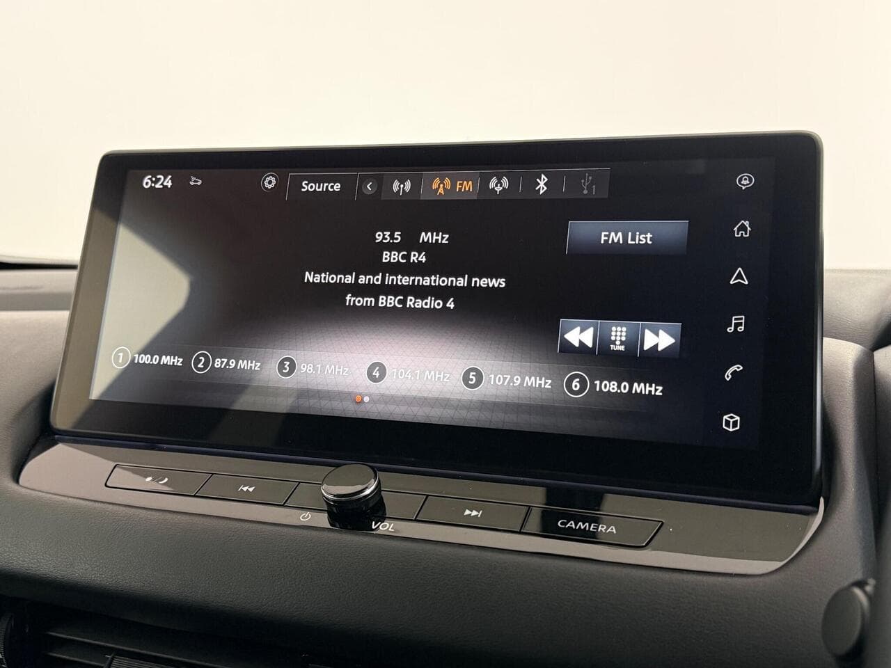 Nissan Qashqai thumbnail Infotainment System