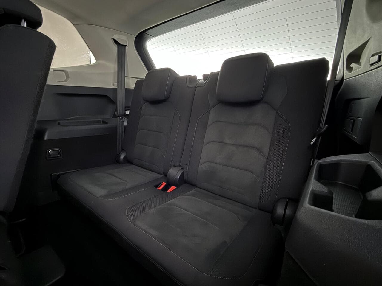 Volkswagen Tiguan Allspace thumbnail Seats Rear
