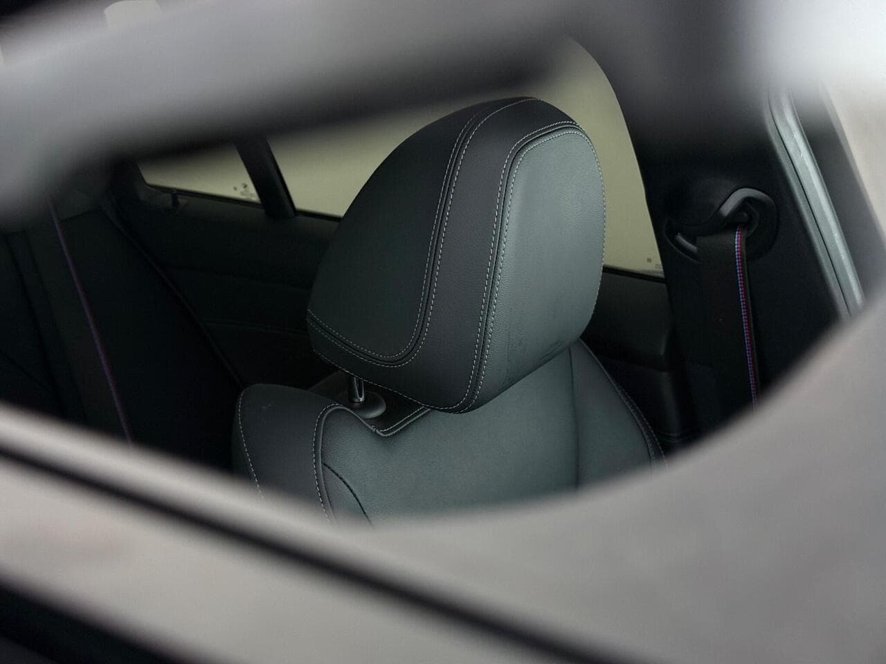 BMW 3 Series thumbnail Seats Rear