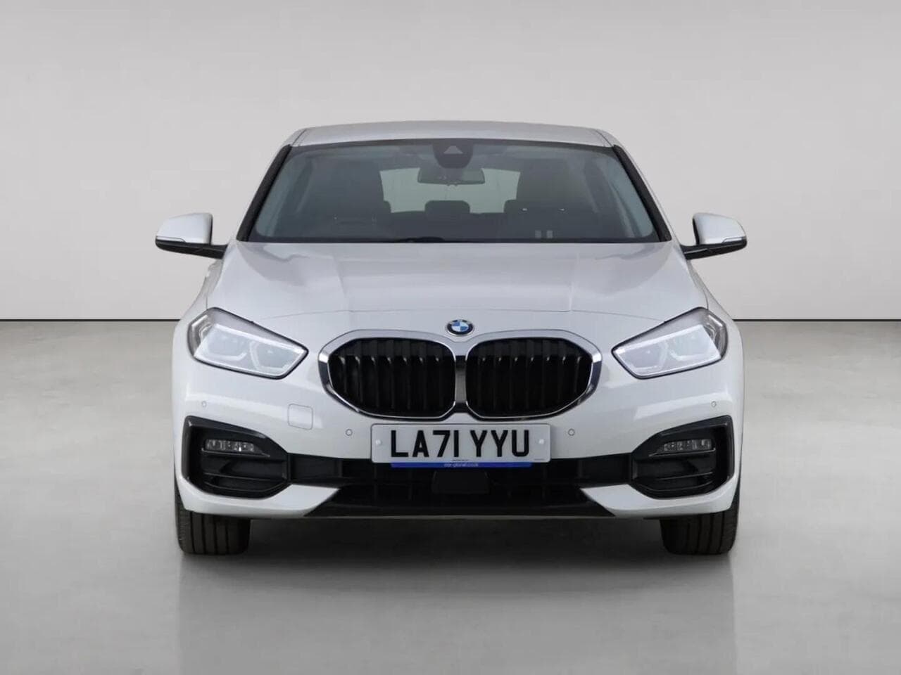 BMW 1 Series thumbnail Front