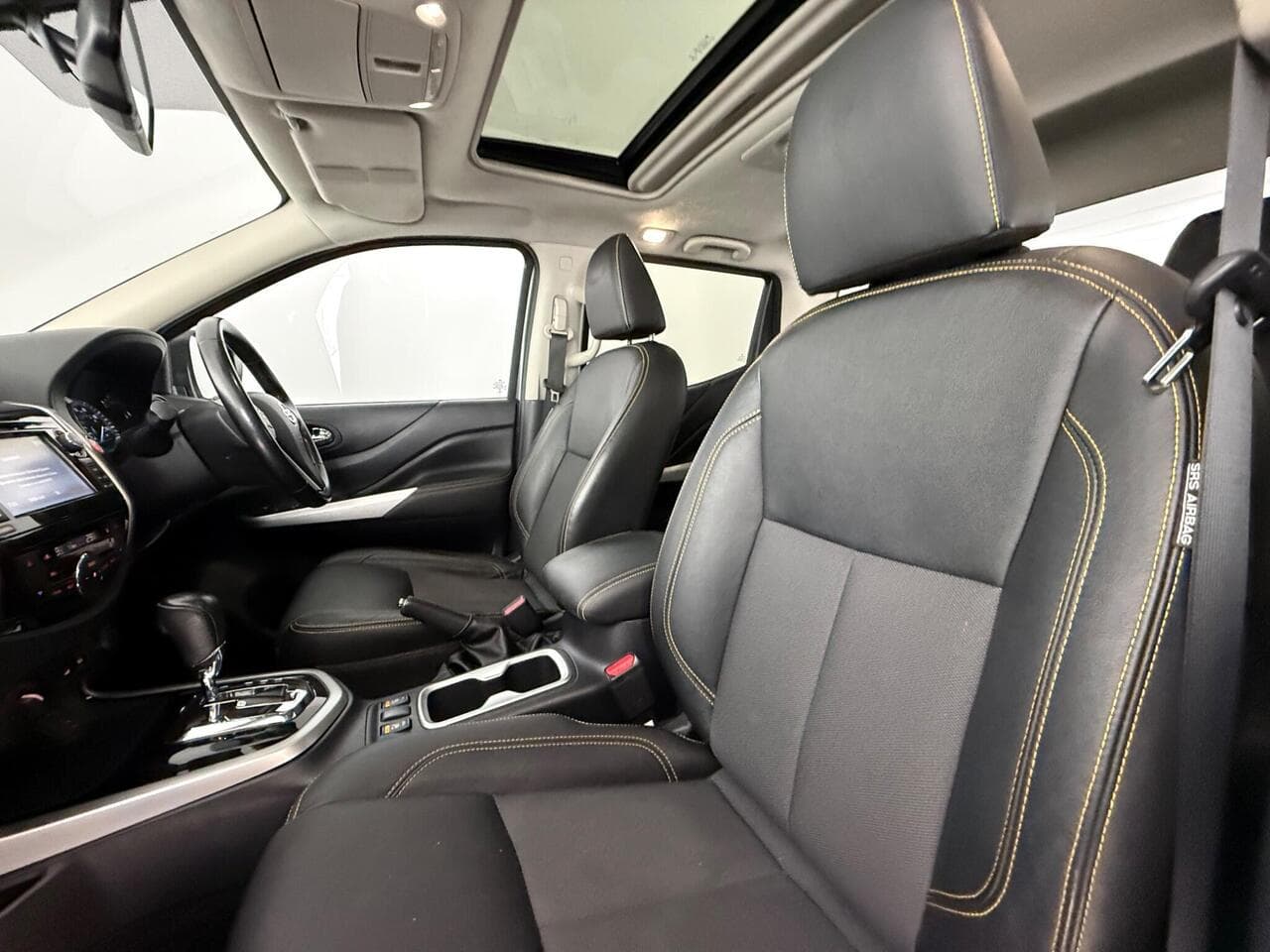 Nissan Navara thumbnail Seat Front Passenger