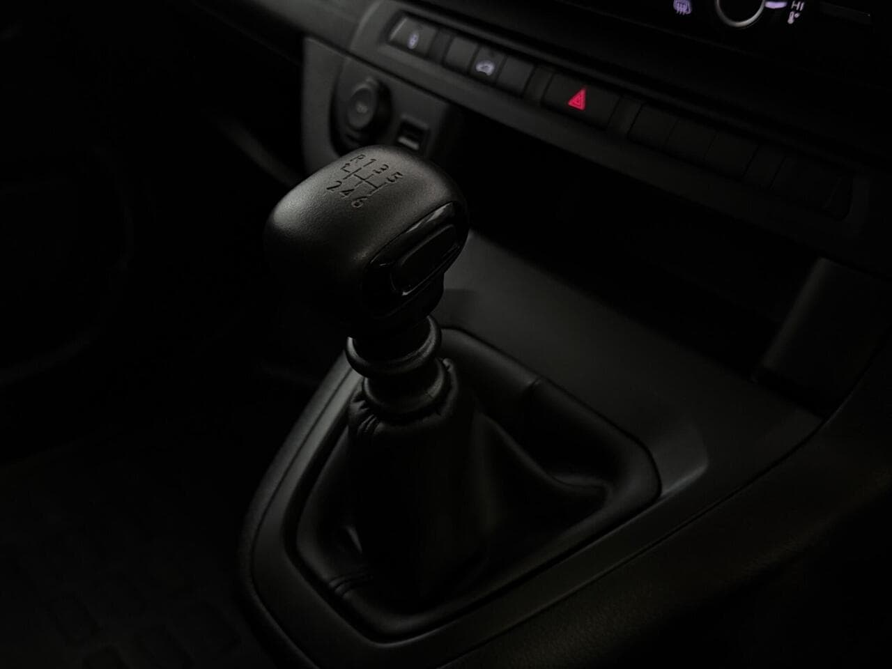 Vauxhall Vivaro thumbnail Misc Controls