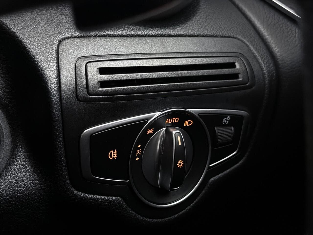Mercedes-Benz GLC thumbnail Misc Controls