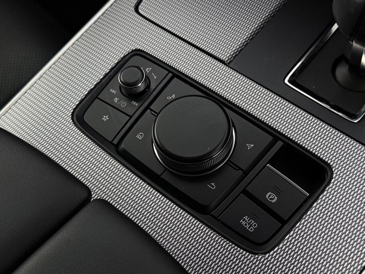 Mazda CX-60 thumbnail Misc Controls