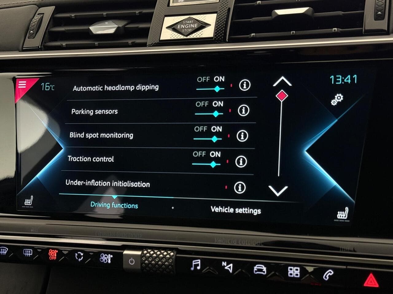 DS AUTOMOBILES DS 7 CROSSBACK thumbnail Infotainment System