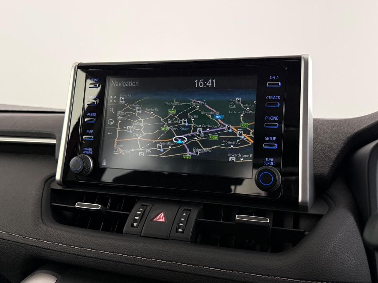 Toyota RAV4 thumbnail Infotainment System
