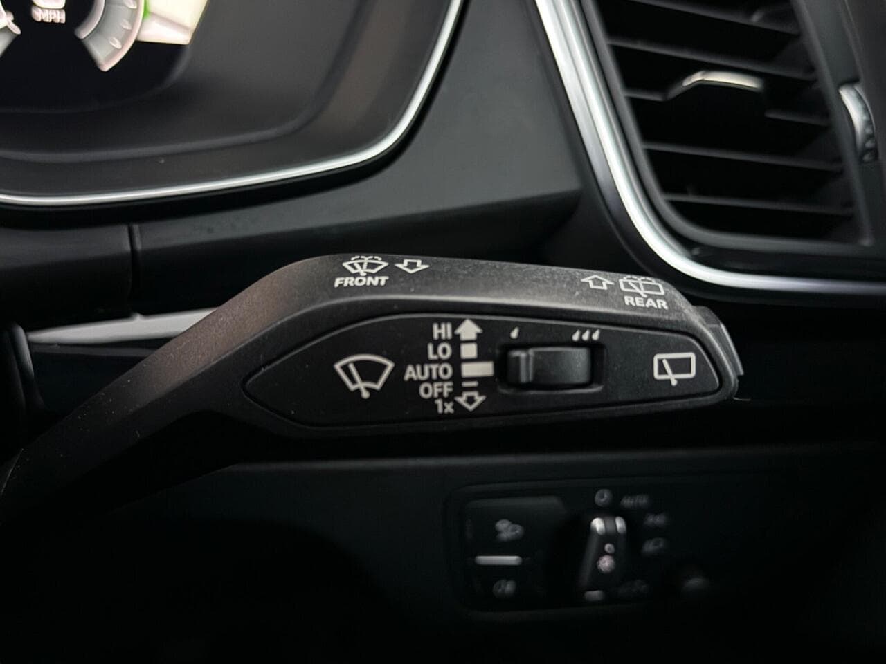 Audi Q5 thumbnail Misc Controls