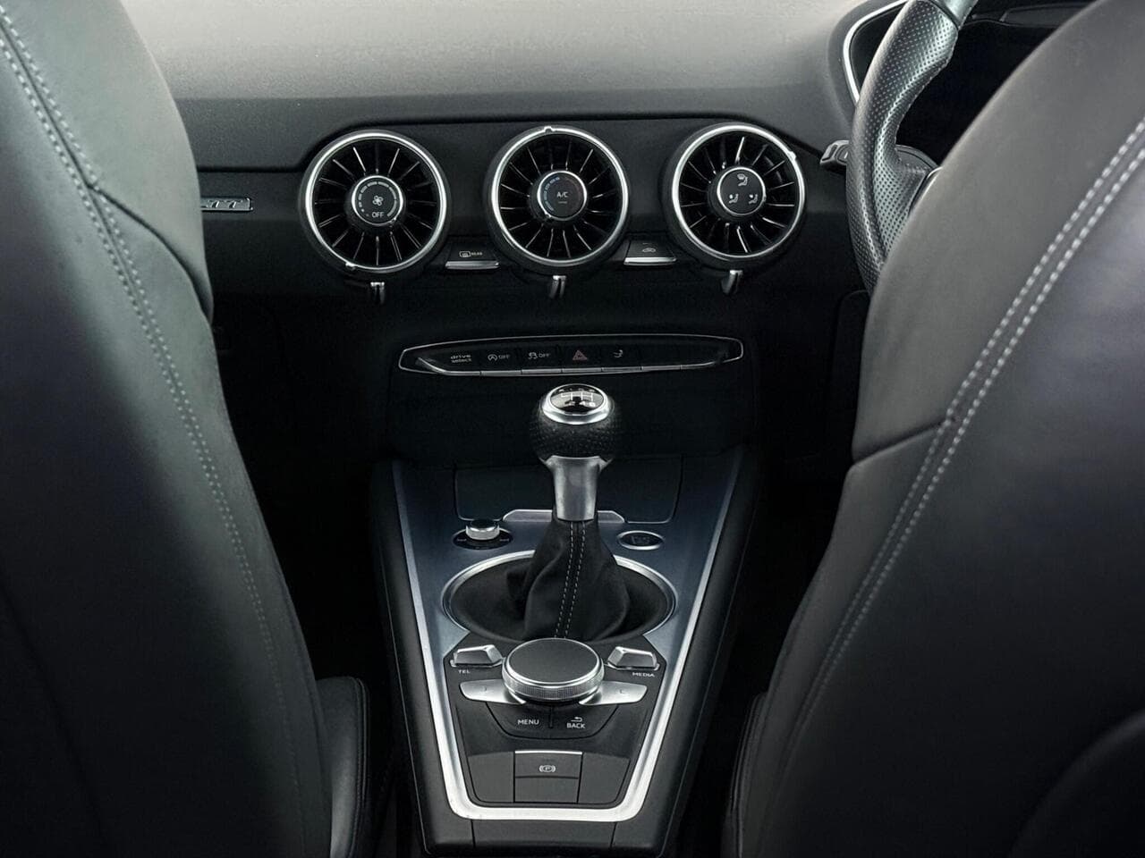 Audi TT thumbnail Interior Front
