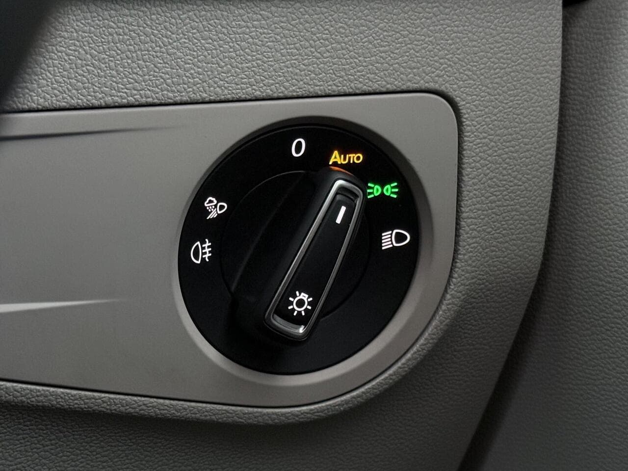 Volkswagen Tiguan Allspace thumbnail Misc Controls
