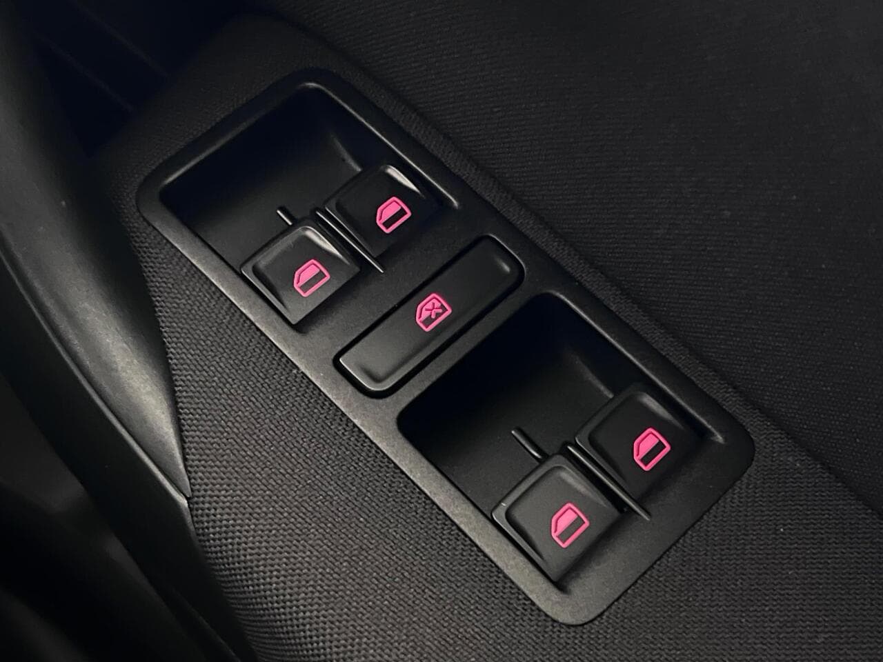 Volkswagen Polo thumbnail Misc Controls