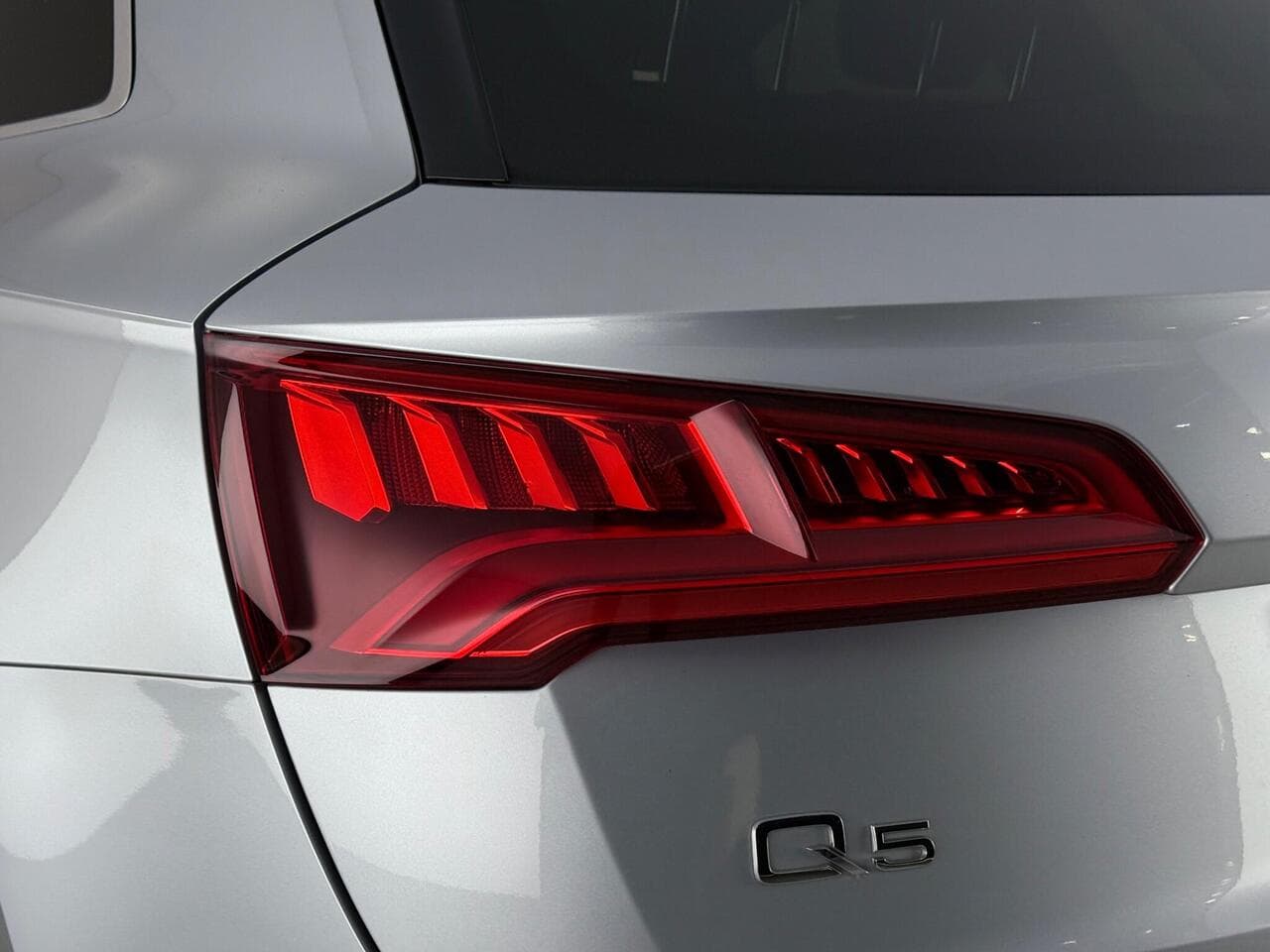 Audi Q5 thumbnail Lights Rear