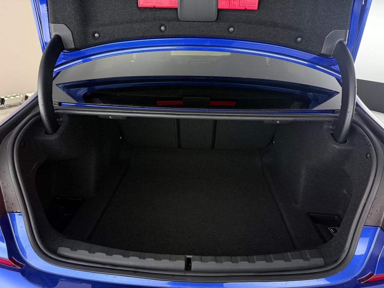 BMW 3 Series thumbnail Boot