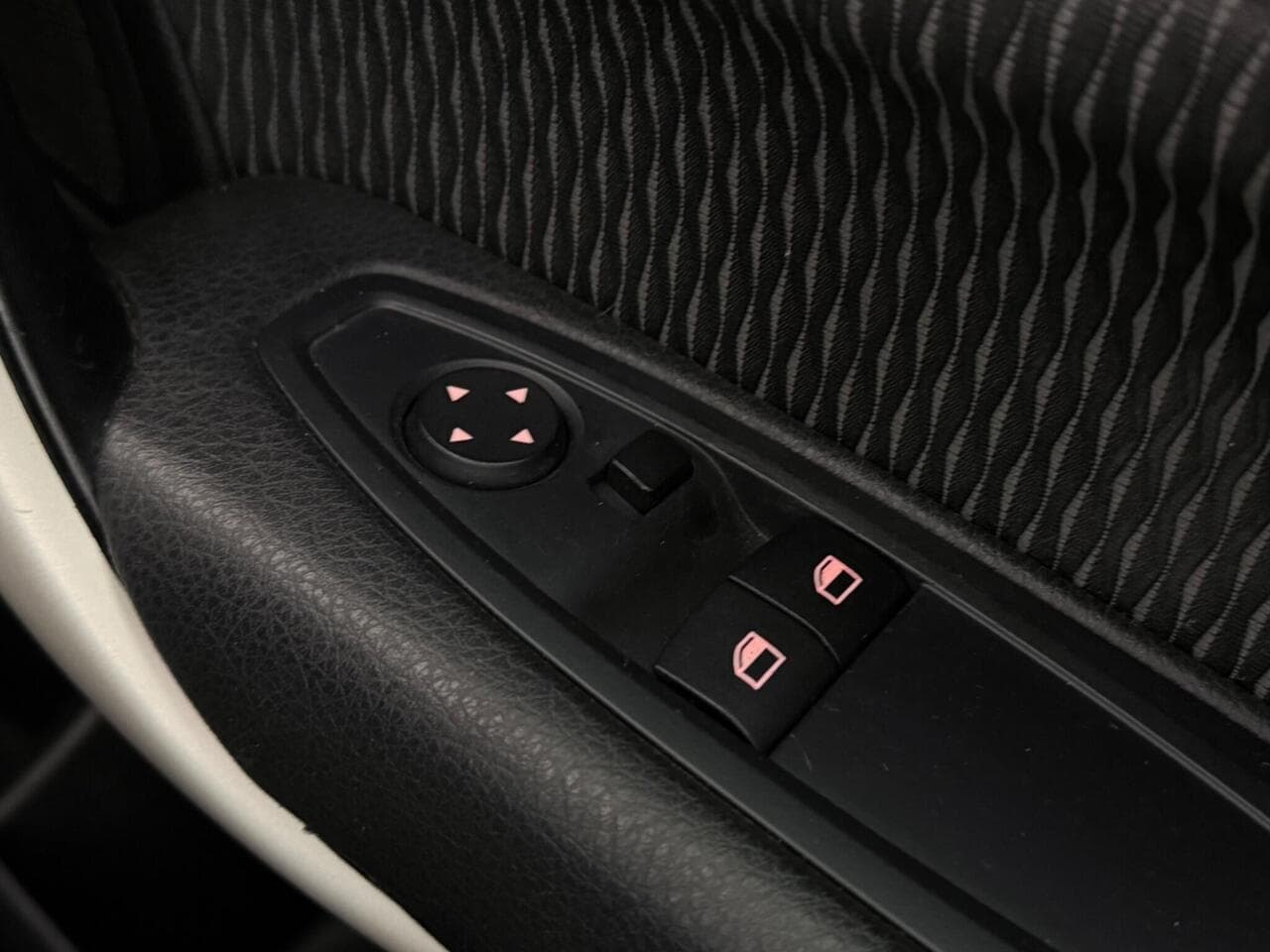 BMW 2 Series thumbnail Misc Controls