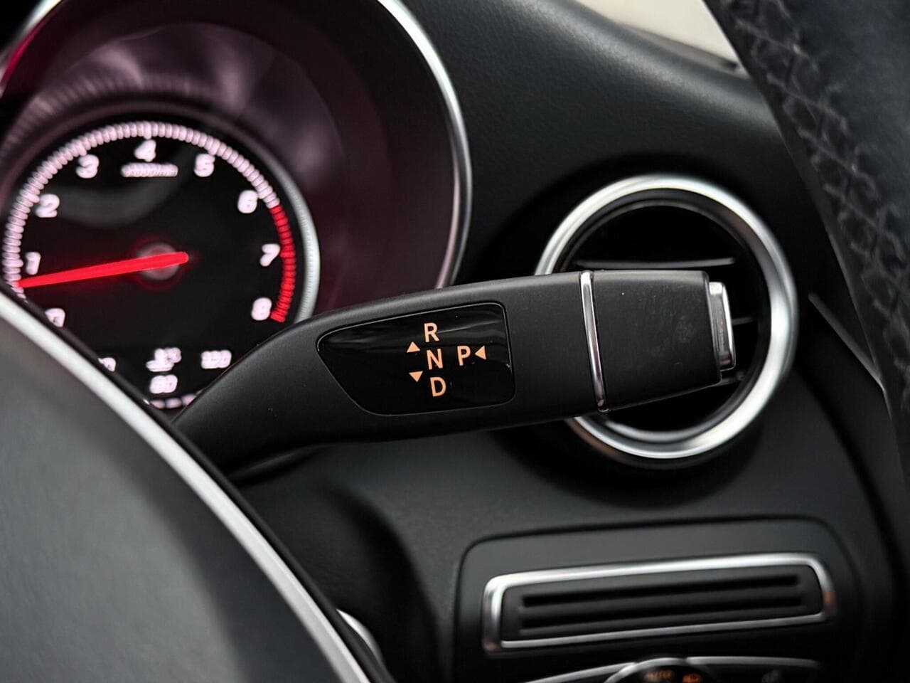 Mercedes-Benz C Class thumbnail Misc Controls