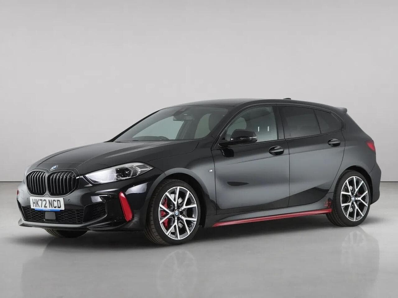 BMW 1 Series thumbnail Front Left