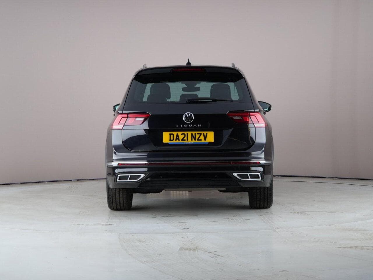 Volkswagen Tiguan thumbnail Rear