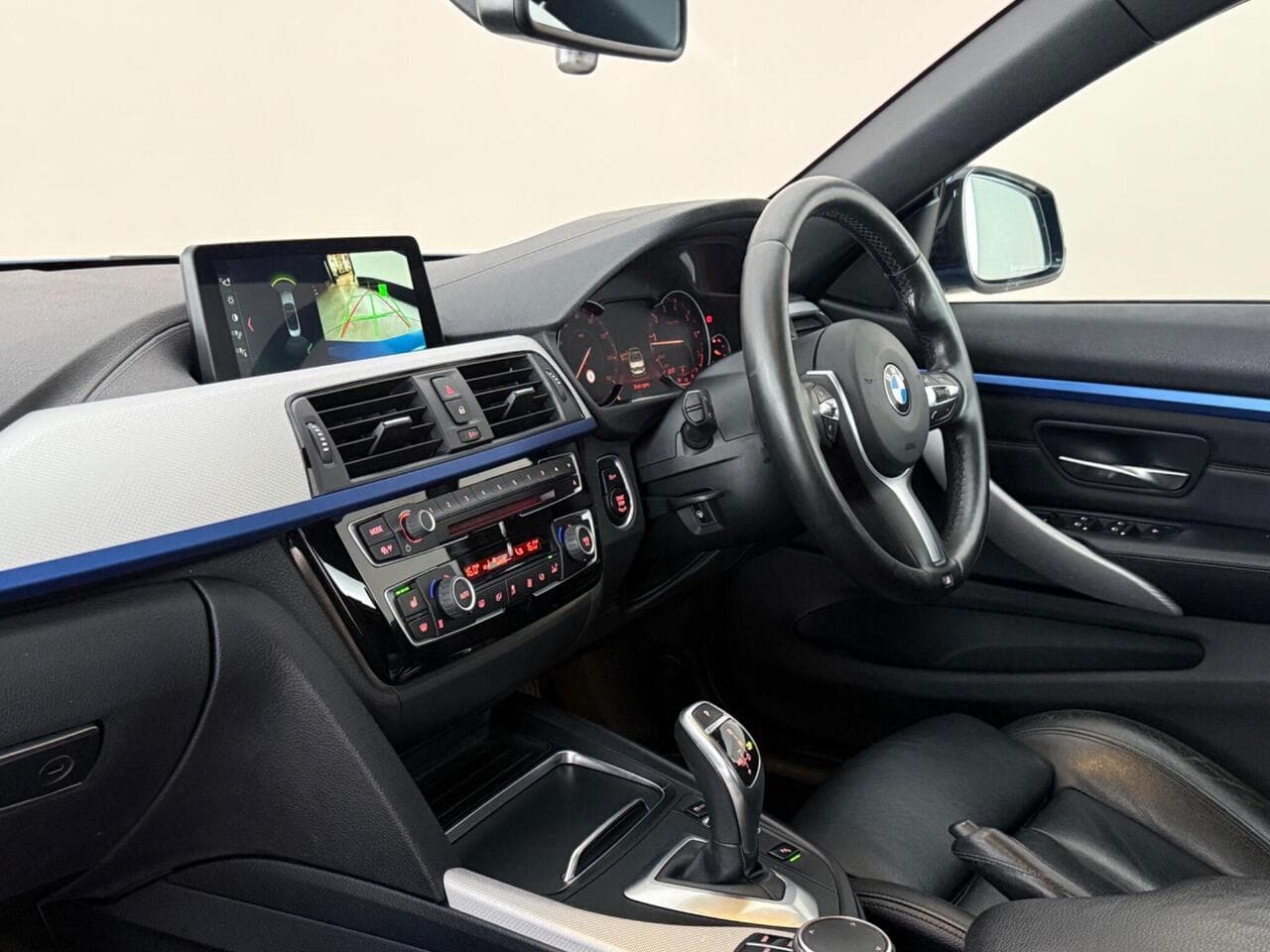 BMW 4 Series thumbnail Interior Front