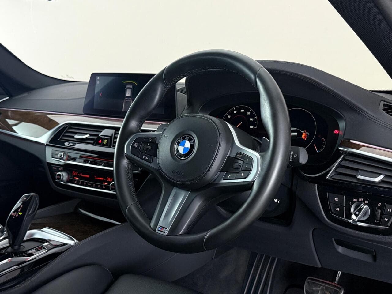 BMW 5 Series thumbnail Steering Wheel