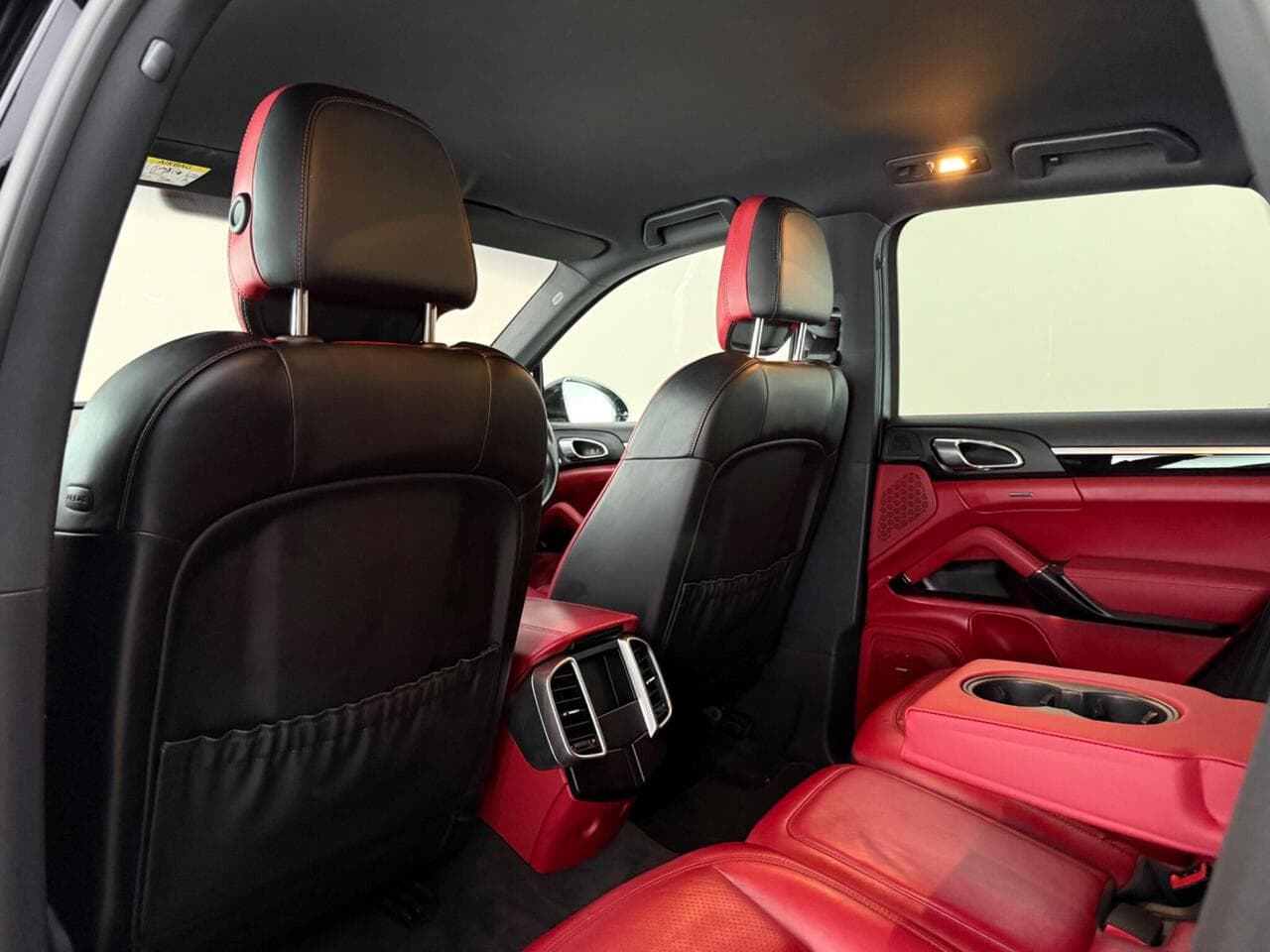 Porsche Cayenne thumbnail Inconclusive