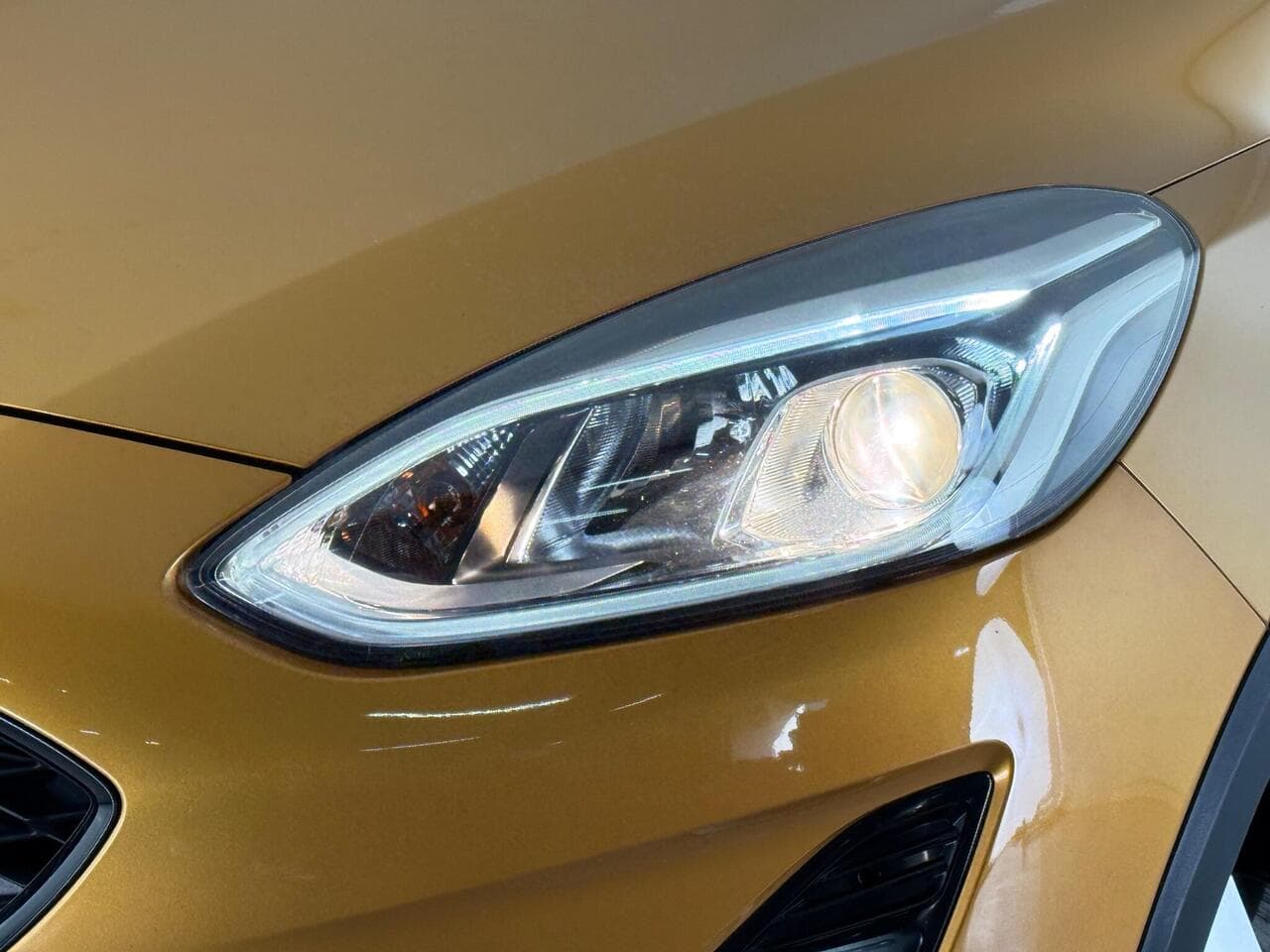 Ford Fiesta thumbnail Lights Front