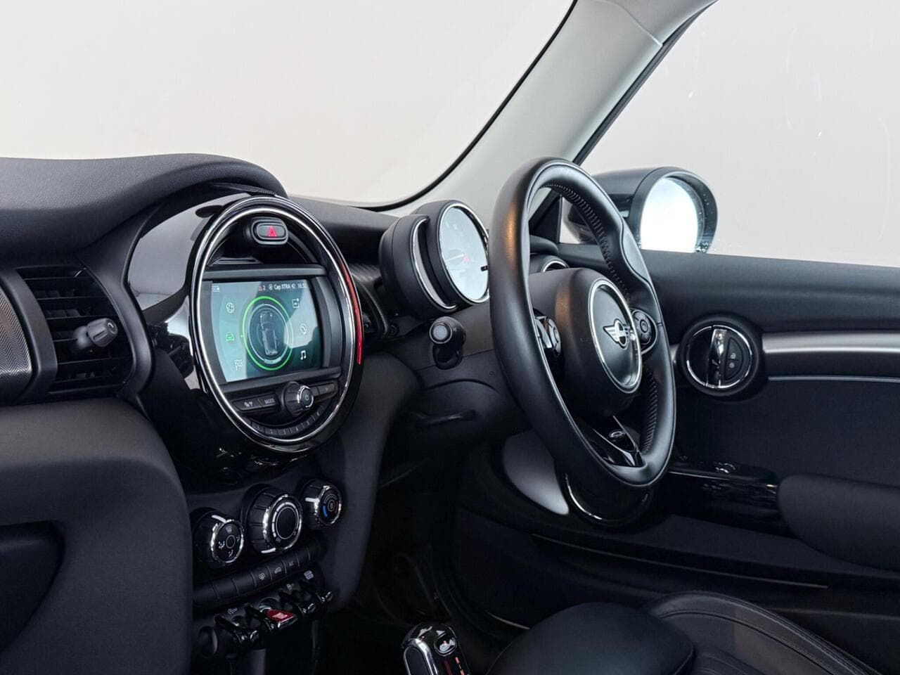 MINI Hatch thumbnail Interior Front