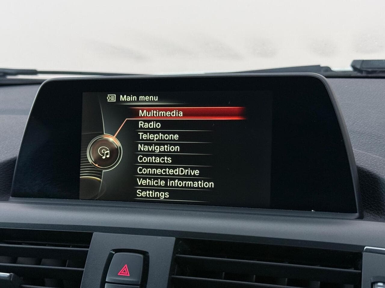 BMW 1 Series thumbnail Infotainment System