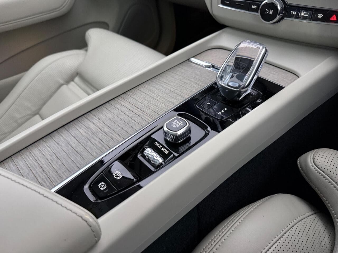 Volvo XC60 thumbnail Interior Front