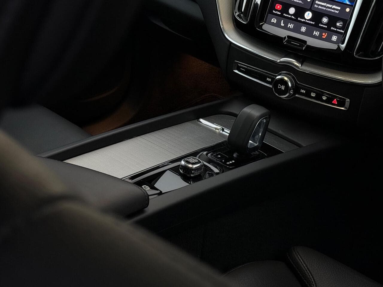 Volvo XC60 thumbnail Misc Controls
