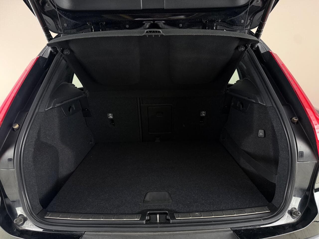 Volvo XC40 thumbnail Boot