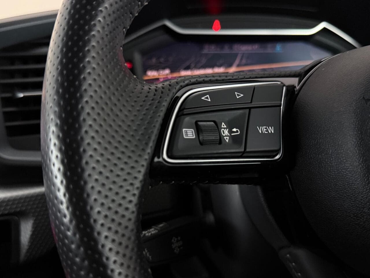 Audi A1 thumbnail Misc Controls
