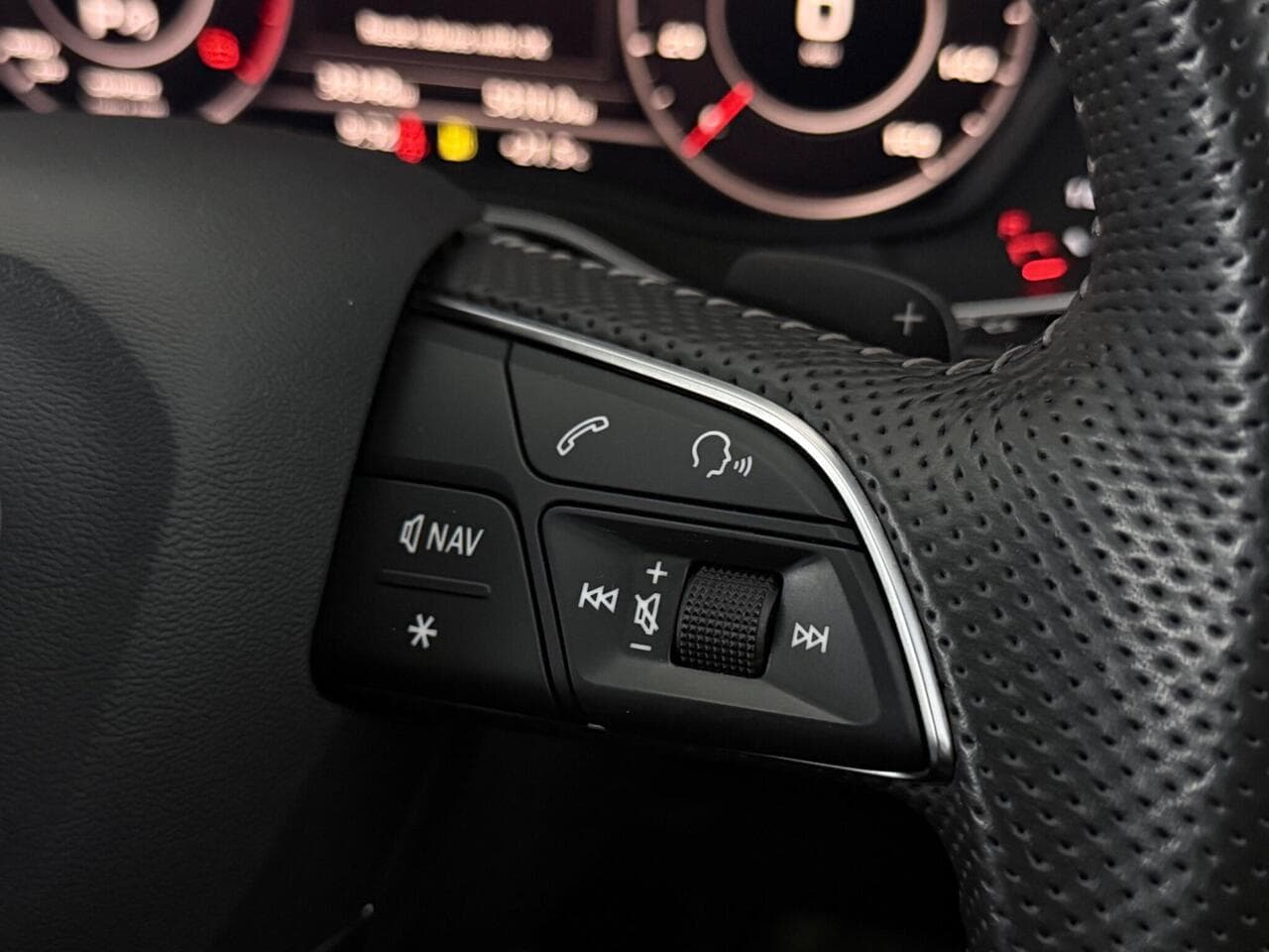 Audi Q5 thumbnail Misc Controls