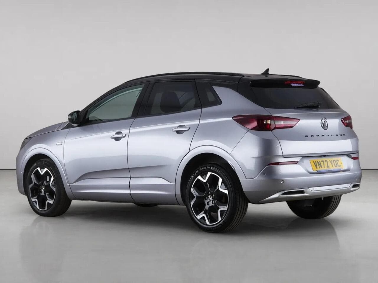 Vauxhall Grandland thumbnail Rear Left