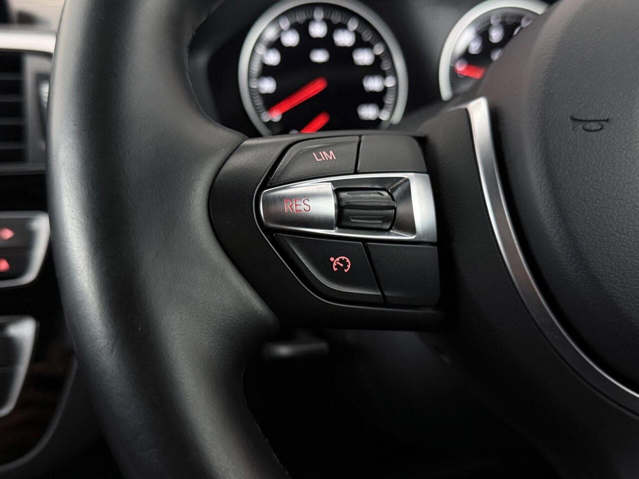 BMW 1 Series thumbnail Misc Controls