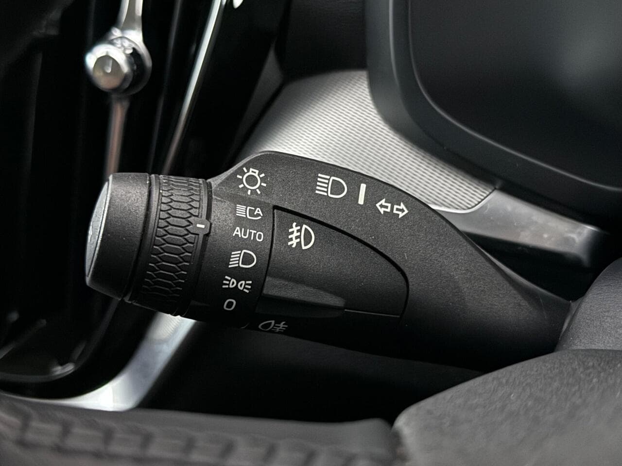 Volvo S60 thumbnail Misc Controls