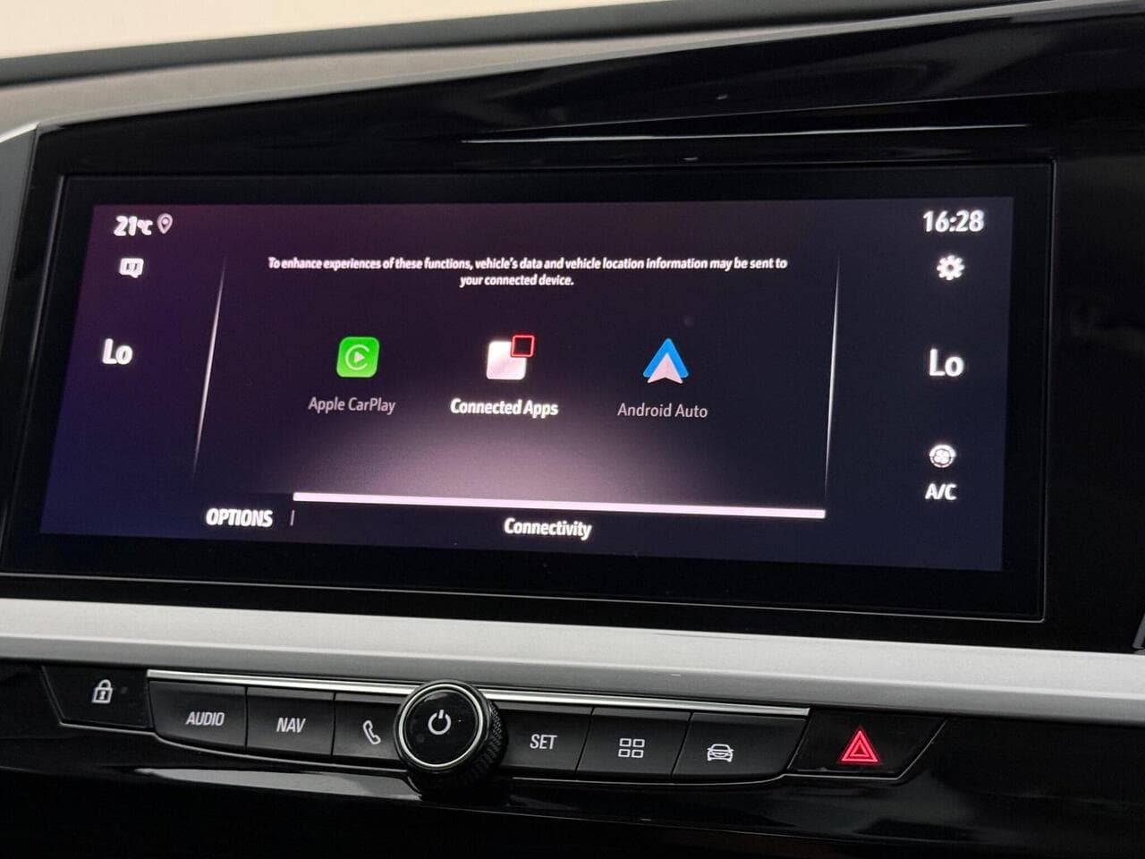 Vauxhall Grandland thumbnail Infotainment System